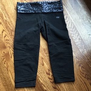 VS Pink yoga capri pants